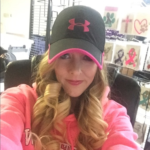 Meet Your Posher 🌴💕Cassi 💕🌴 - Picture 8 of 8